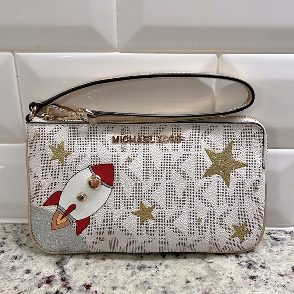 Michael Kors Rocket Large Wristlet NWOT - Picture 1 of 10